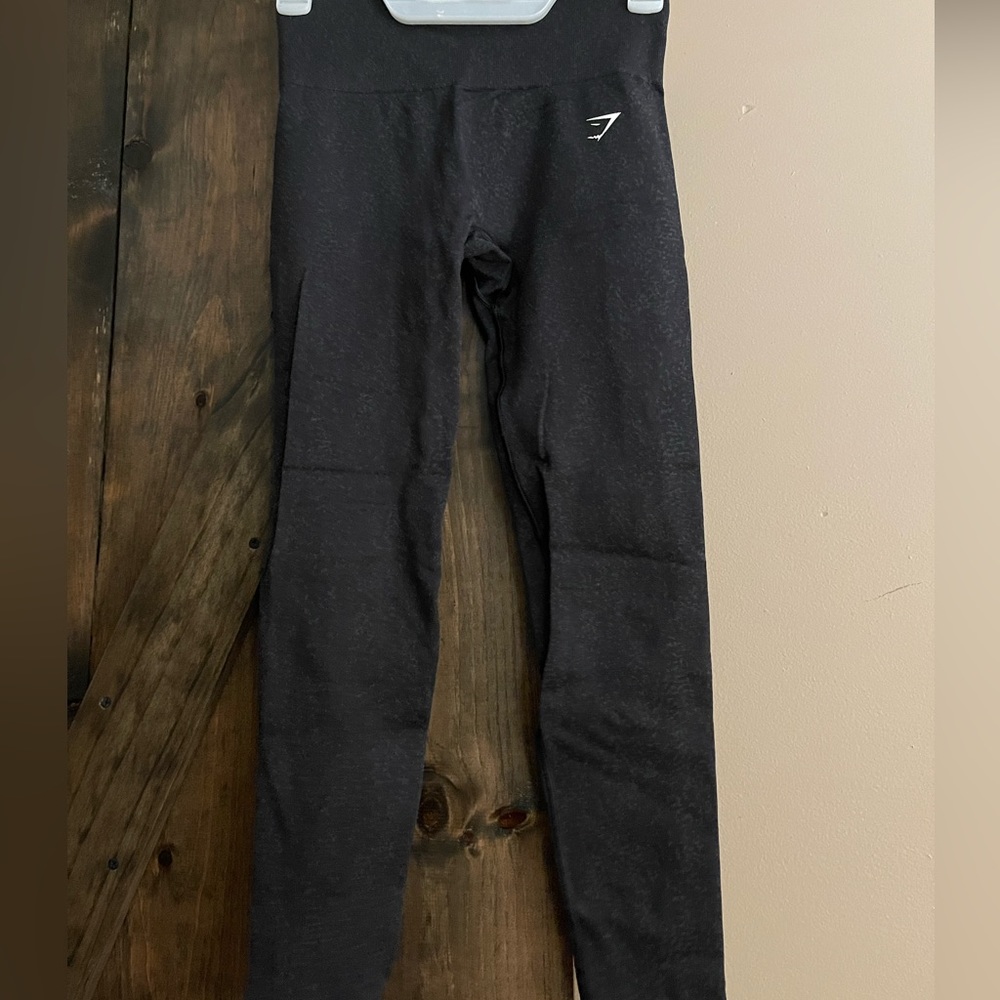 Black Gymshark leggings